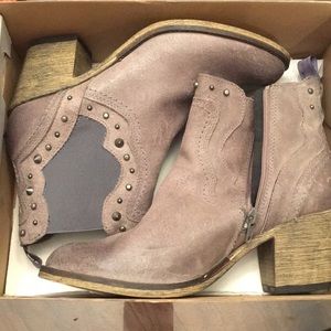 Steve Madden Grey leather ankle boots